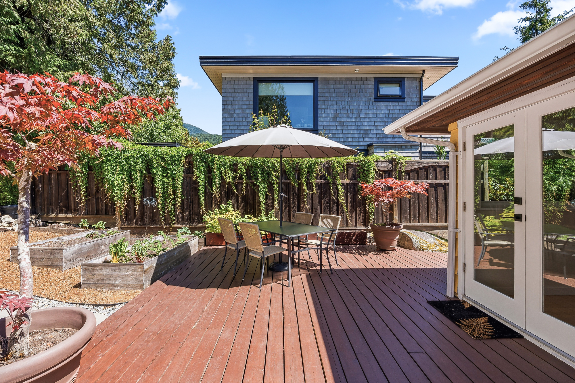 6577 Marine Drive
